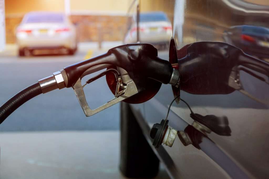 U.S. Gas Prices Drop as Oil Prices Decline: What this means declining gas prices